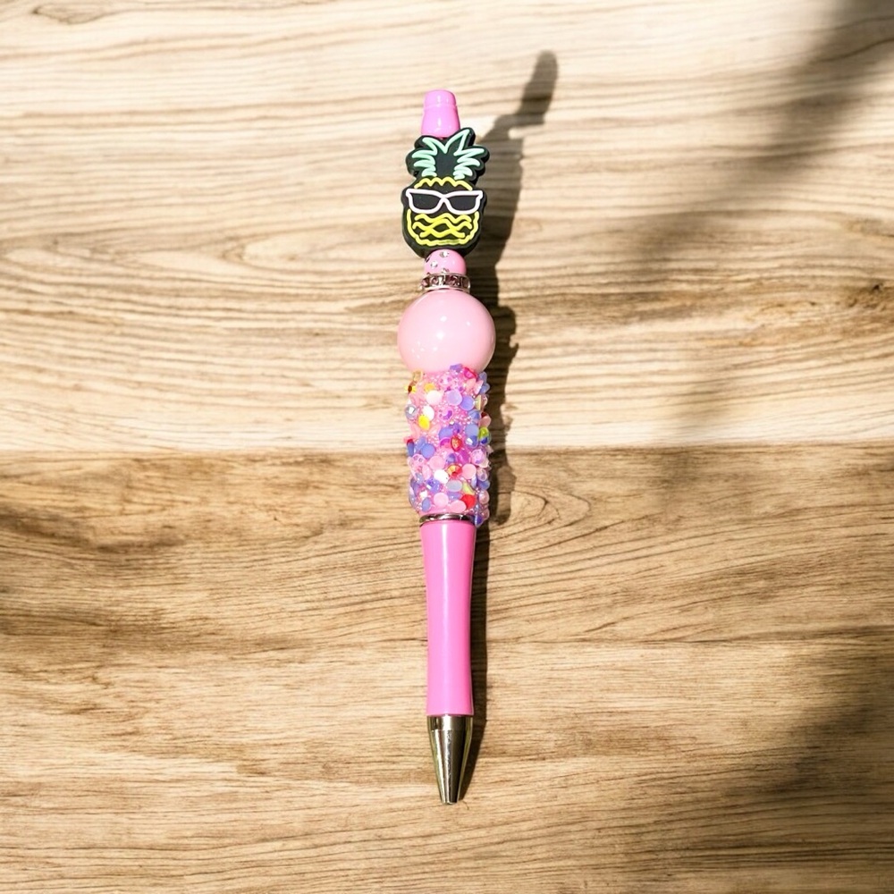 Handcrafted pink pineapple beaded pen - Picture 2 of 2